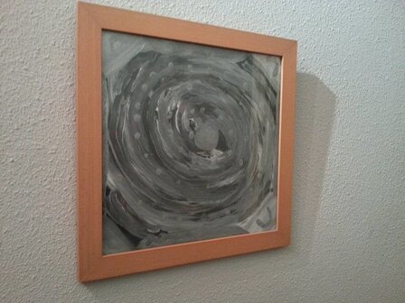 Grijze schilderij.